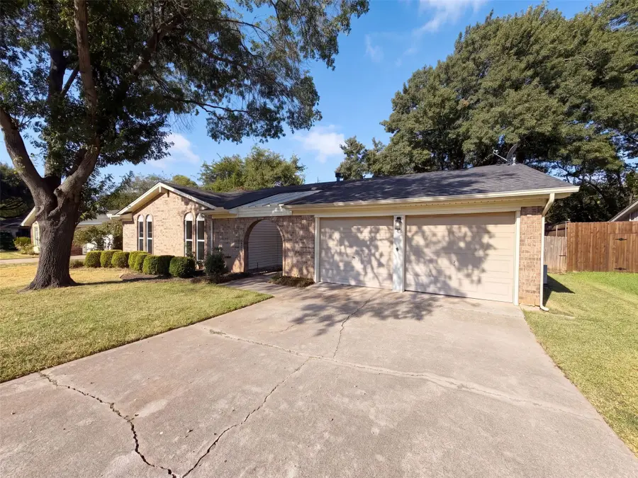 2209 Mountainview Drive, Hurst, TX 76054 - #2