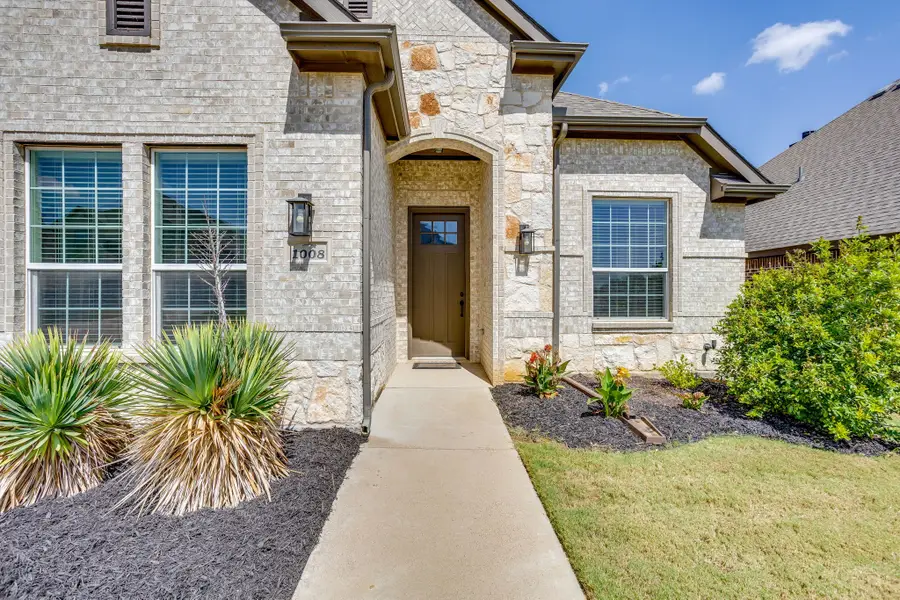 1008 Wildwood Drive, Joshua, TX 76058 - #2