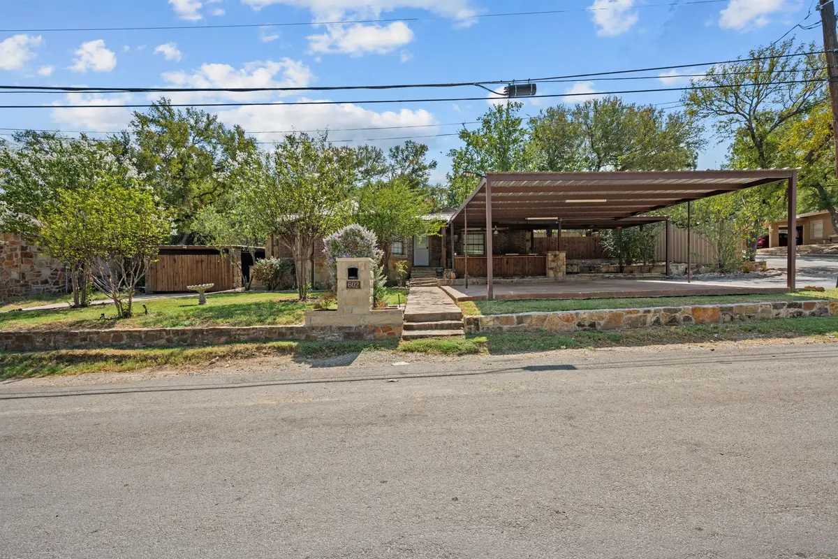 602 SE 18th Street, Mineral Wells, TX 76067 - #1