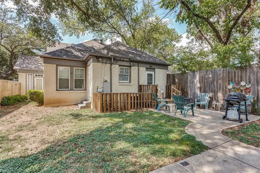 3211 Cockrell Avenue, Fort Worth, TX 76109 - #2