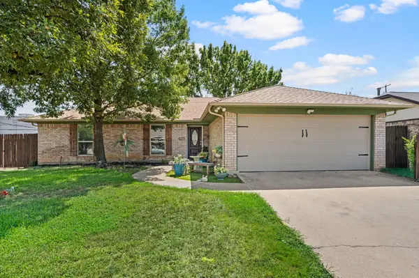 425 Glenwood Terrace, Hurst, TX 76053