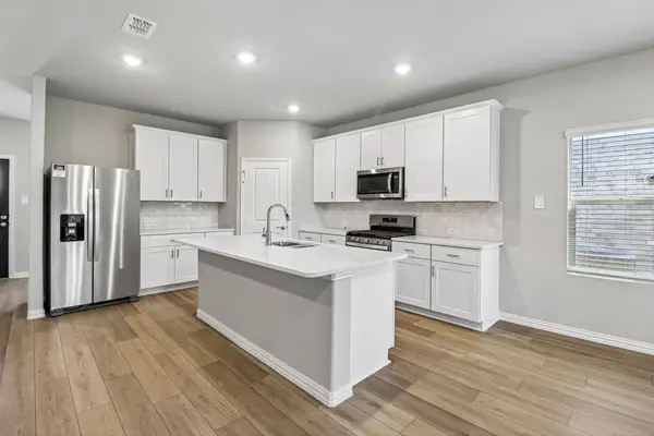 3049 Dry Brook Way, Fort Worth, TX 76179