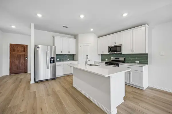3041 Dry Brook Way, Fort Worth, TX 76179