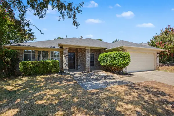 737 Oak Dale Avenue, Lake Dallas, TX 75065