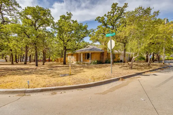 6200 Forest Hill Drive, Forest Hill, TX 76119