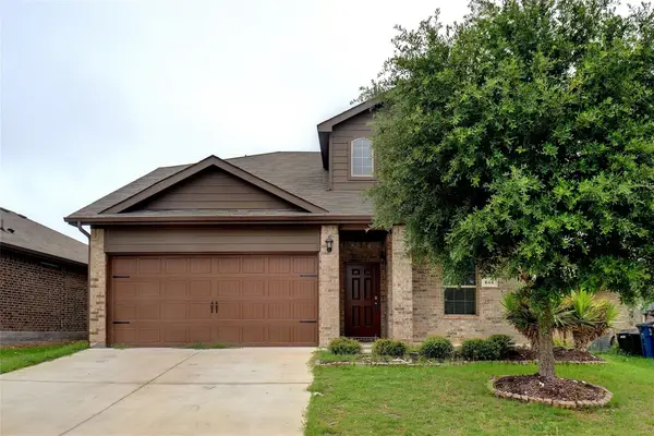 644 River Rock Drive, Azle, TX 76020