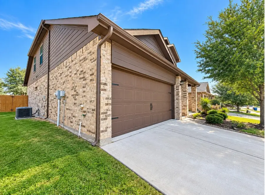 644 River Rock Drive, Azle, TX 76020 - #2