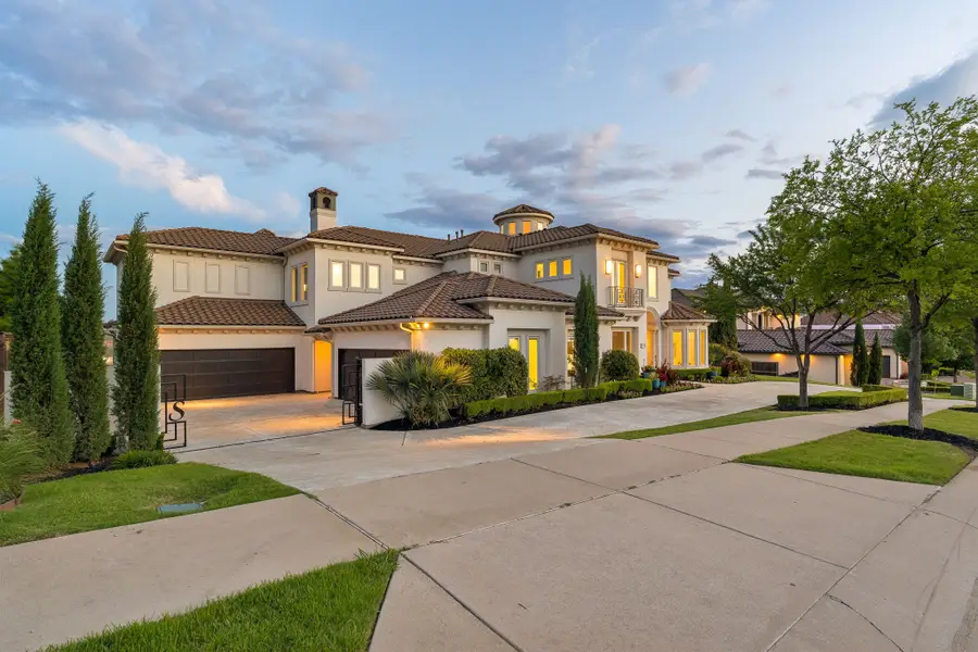 1013 Excalibur Boulevard, Lewisville, TX 75056 - #2