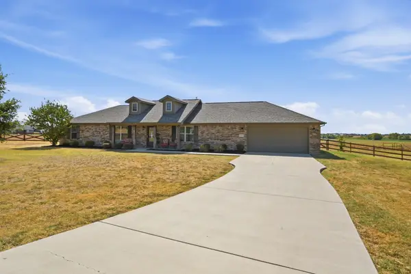200 Live Oak Lane, Decatur, TX 76234