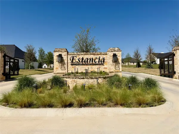 1048 Estancia Boulevard, Weatherford, TX 76088