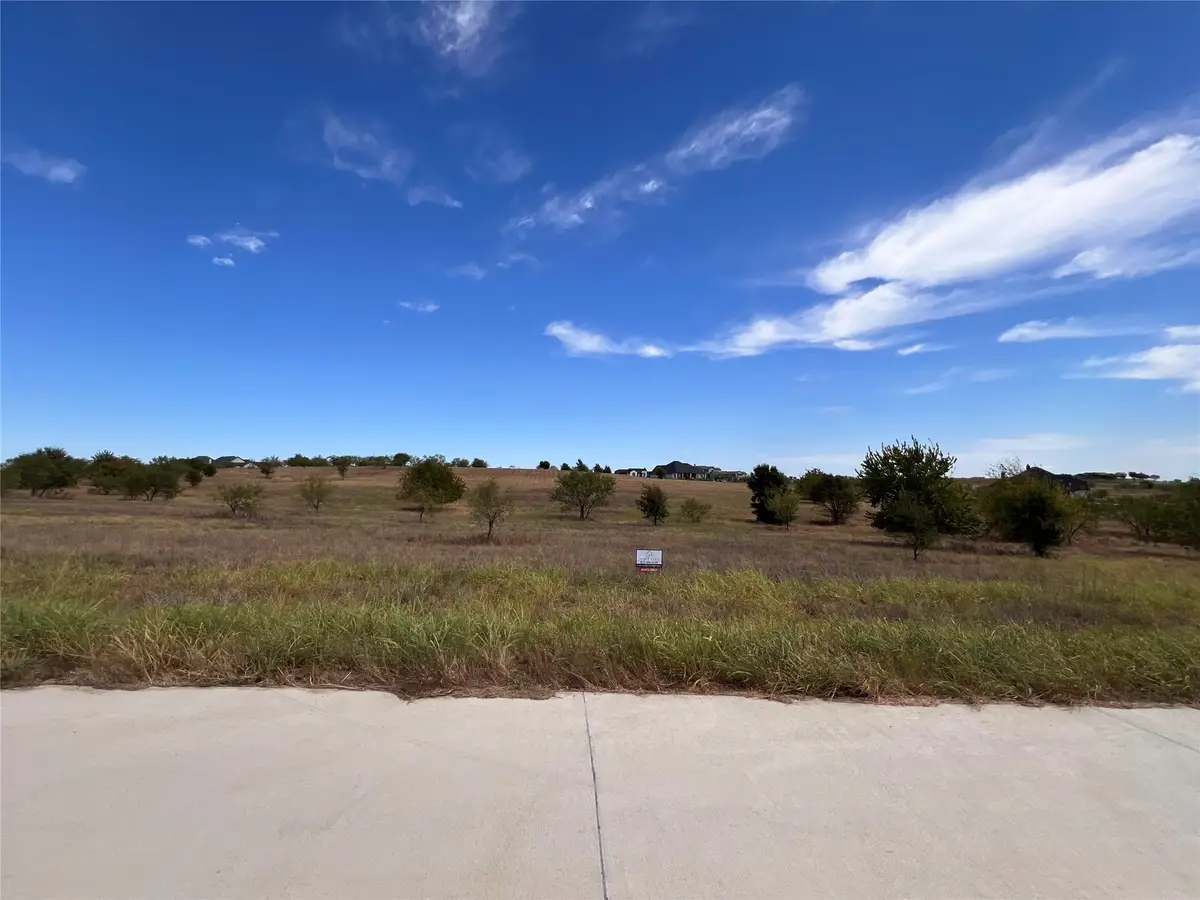 2070 Hidden Bluff Ct, Weatherford Southeast, TX 76088 - #1