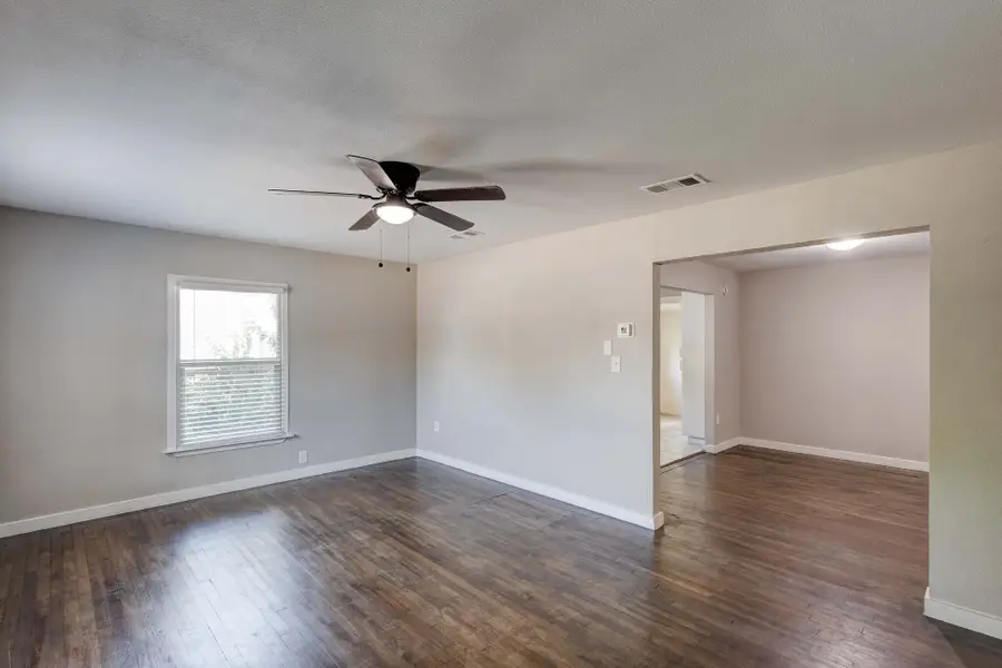 913 S Sargent Street, Fort Worth, TX 76103 - #3