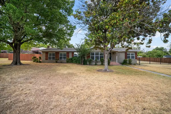 3709 Pecan Park Drive, Weatherford, TX 76087