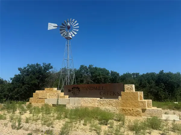 552 Aermotor Loop, Weatherford, TX 76085