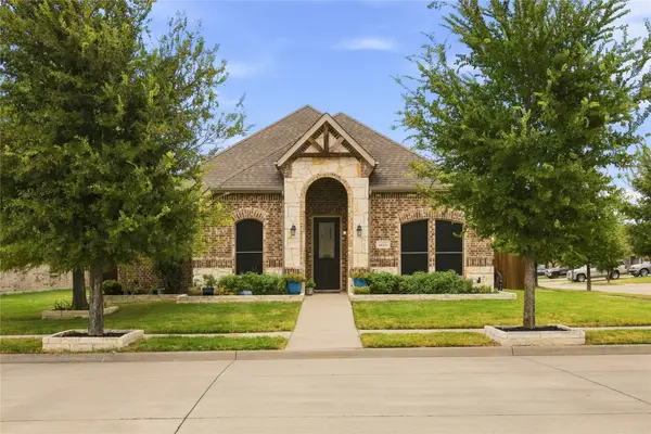 1612 Tyler Street, Waxahachie, TX 75165