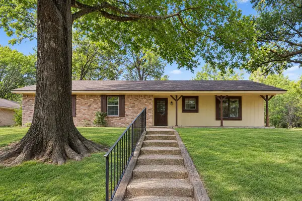1724 Glenbrook Street, Corsicana, TX 75110