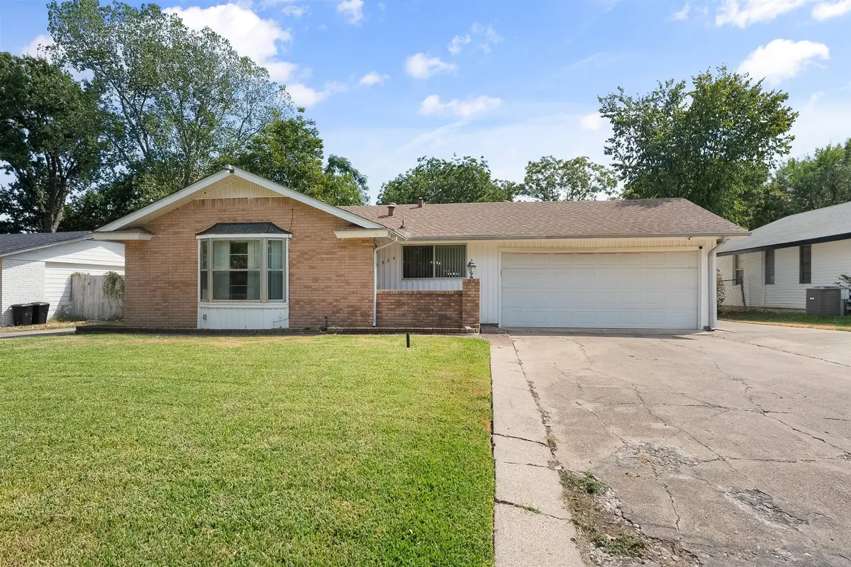 1924 Canterbury Street, Irving, TX 75062 - #1