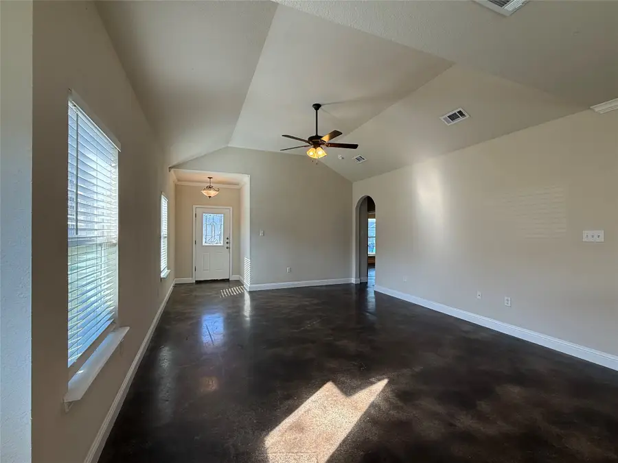 402 W Avenue C, Waxahachie, TX 75165 - #3