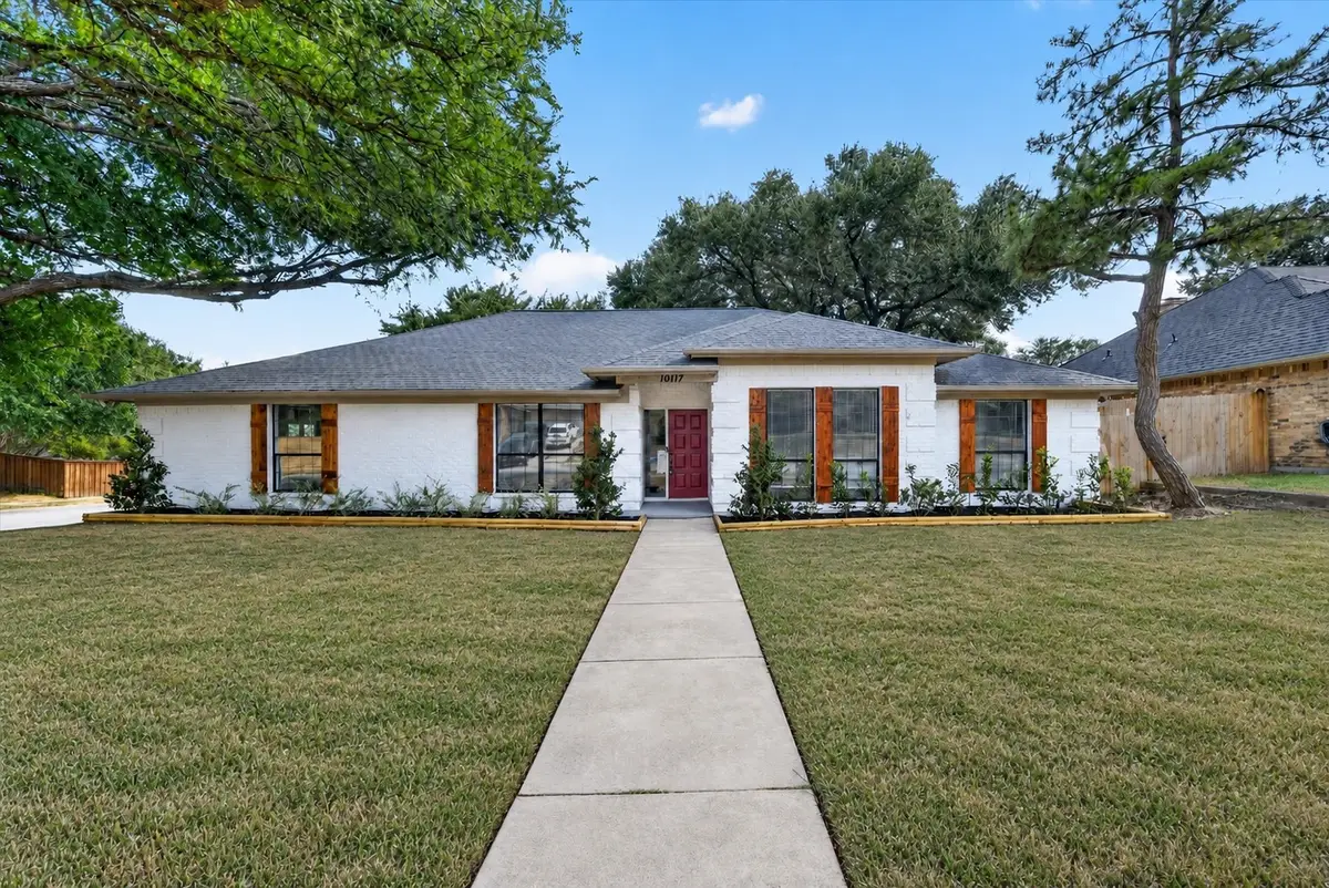 10117 Stoneleigh Drive, Benbrook, TX 76126 - #1