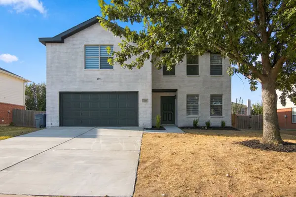 717 Redwing Drive, Saginaw, TX 76131