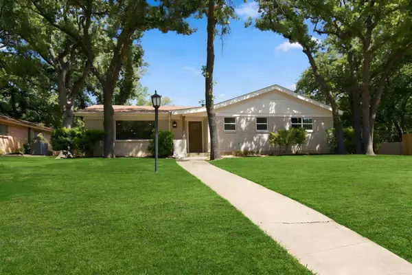 508 Oak Park Drive, Hurst, TX 76053