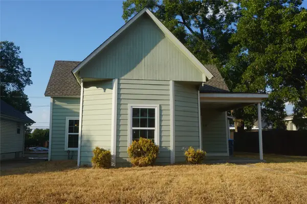 127 E Hull Street, Denison, TX 75021