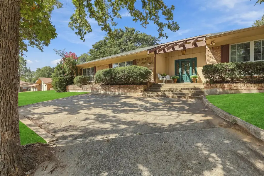 609 Ambassador Street, Denison, TX 75020 - #2