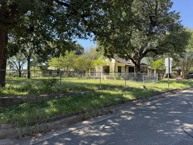 307 Mission Street, Glen Rose, TX 76043 - #3