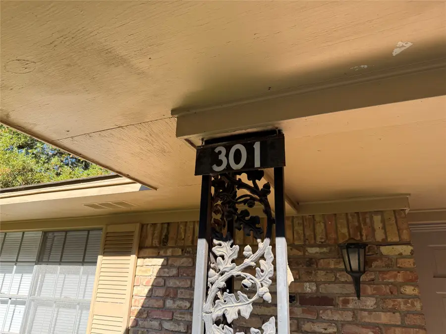 301 Lakewood Drive, Desoto, TX 75115 - #2