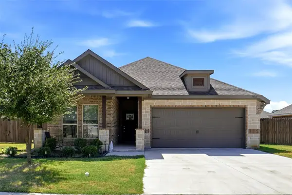 952 Sam Street, Springtown, TX 76082
