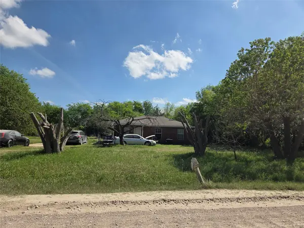 501 W Fannin Street, Rice, TX 75155