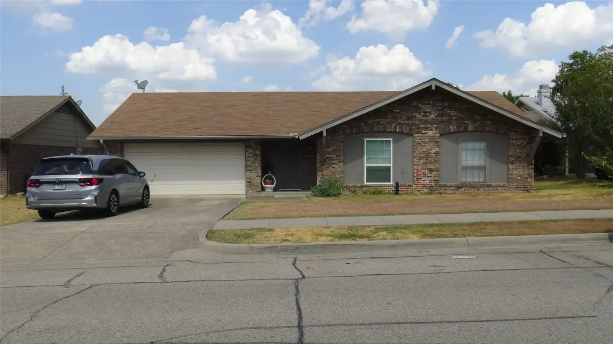 2107 Bordeaux Drive, Carrollton, TX 75007 - #1