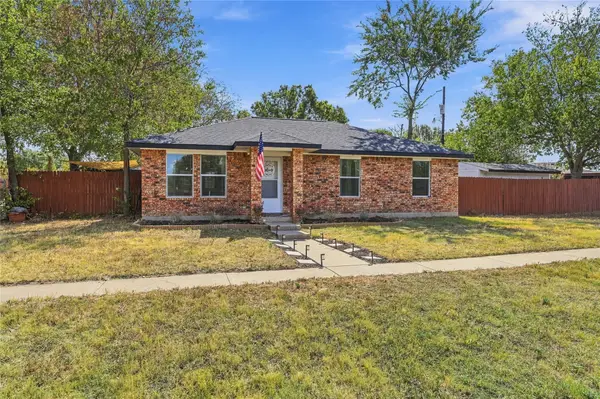 900 N Grand Avenue, Waxahachie, TX 75165
