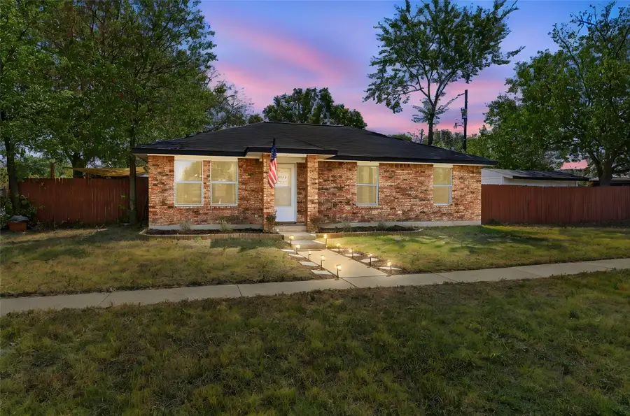900 N Grand Avenue, Waxahachie, TX 75165 - #2