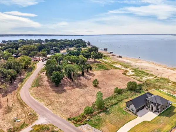 768 Sunset Court, Mabank, TX 75143