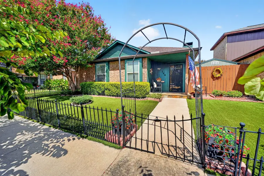 240 Dewey Court, Irving, TX 75060 - #2