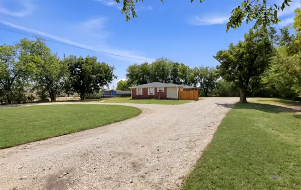 535 Ross Road, Elm Mott, TX 76640