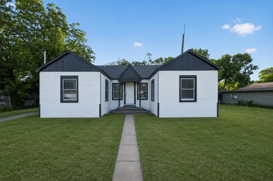 351 S Waco Street, Van Alstyne, TX 75495 - #2