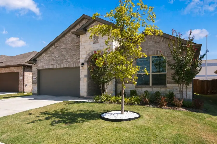 15532 Halstead Lane, Justin Roanoke, TX 76247 - #2
