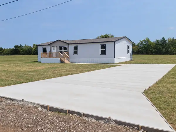 355 Largo Street, Bonham, TX 75418