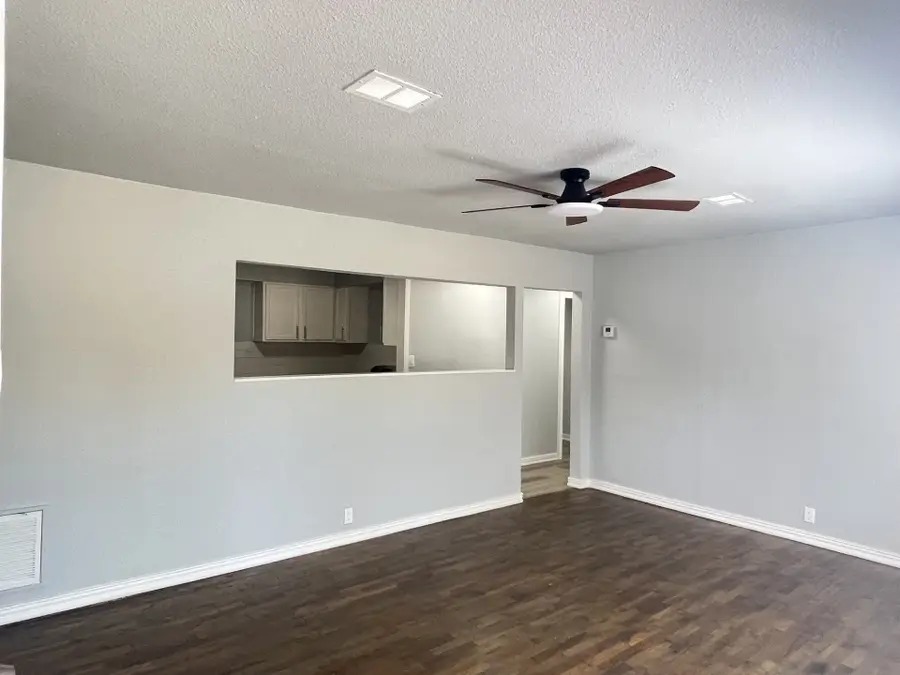725 E Main Street, Denison, TX 75021 - #3