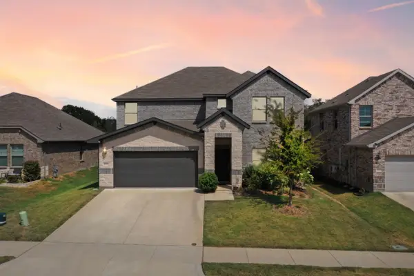 233 Luna Lane, Lake Dallas, TX 75065