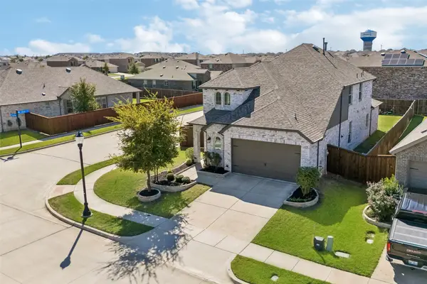 1408 Gelding Drive, Aubrey, TX 76227