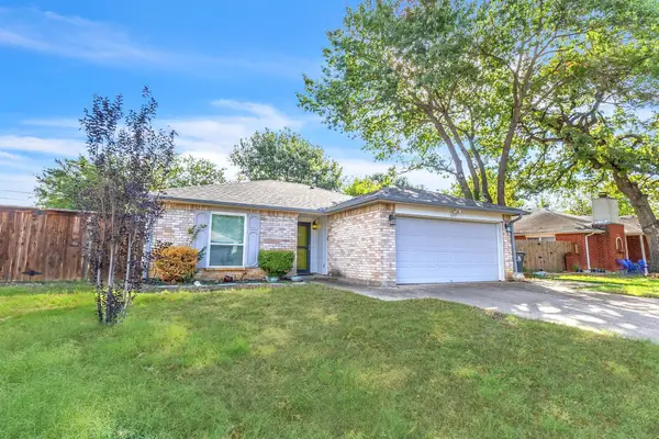 6217 Springwood Drive, Arlington, TX 76001