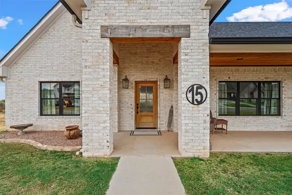 15 Pareya Circle, West, TX 76691