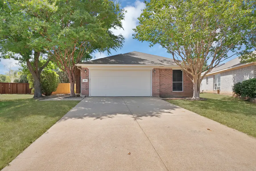 109 Goldeneye Lane, Fort Worth, TX 76120 - #2