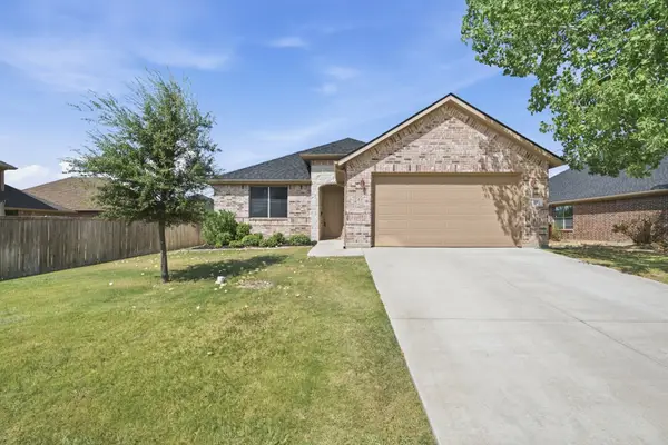 28 S Highland Drive, Sanger, TX 76266