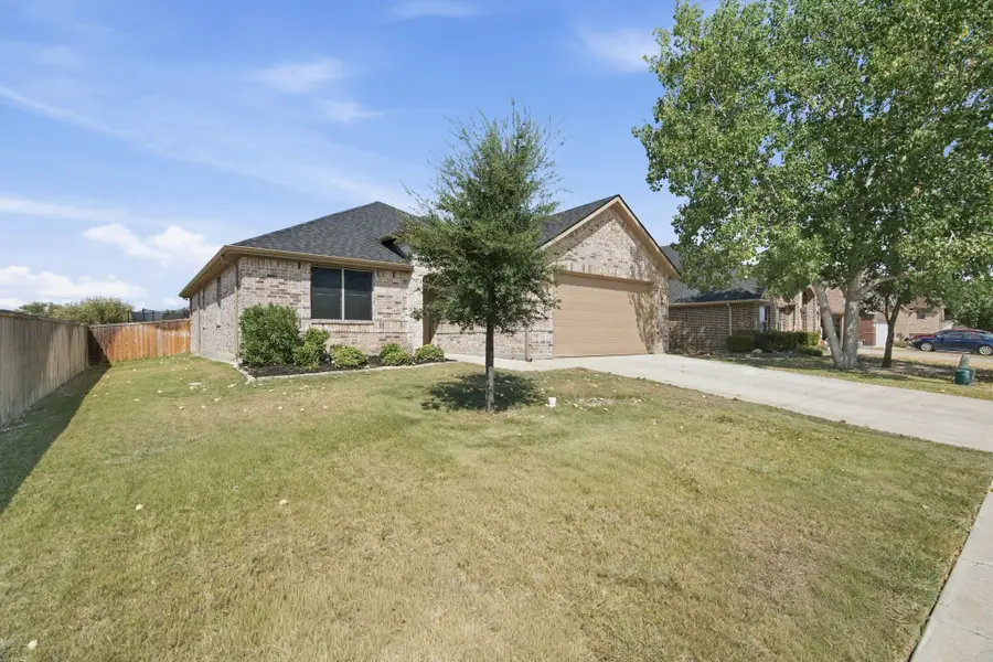 28 S Highland Drive, Sanger, TX 76266 - #2