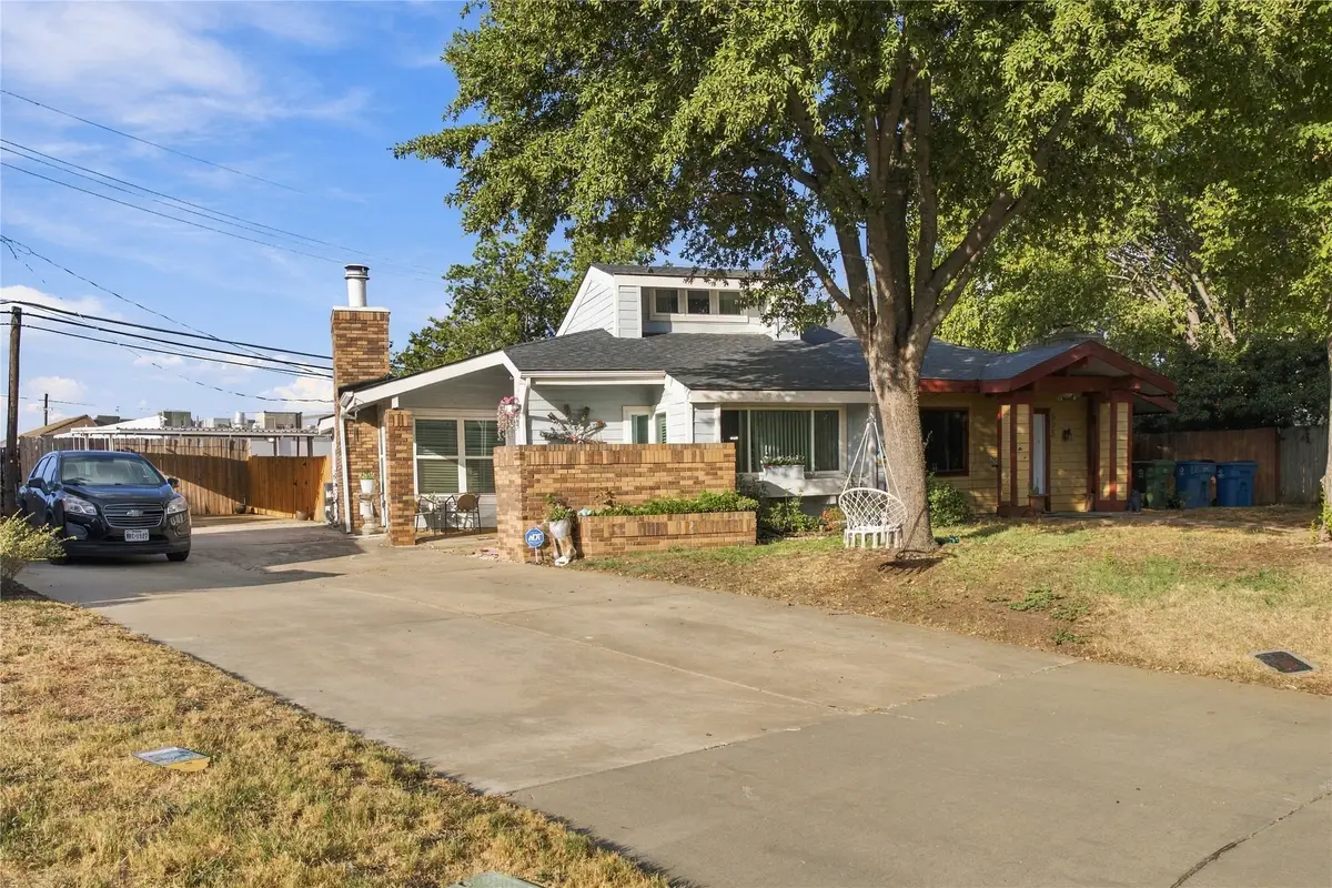 501 Hunters Glen Street, Lewisville, TX 75067 - #1