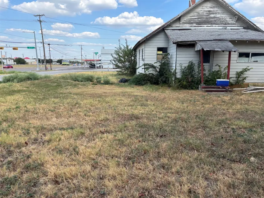201 5th Street, Grand Prairie, TX 75051 - #2